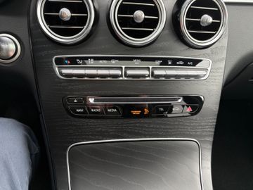 Fahrzeugabbildung Mercedes-Benz GLC 300 Coupe 4Matic AMG AHK RFK SHZ Night uvm