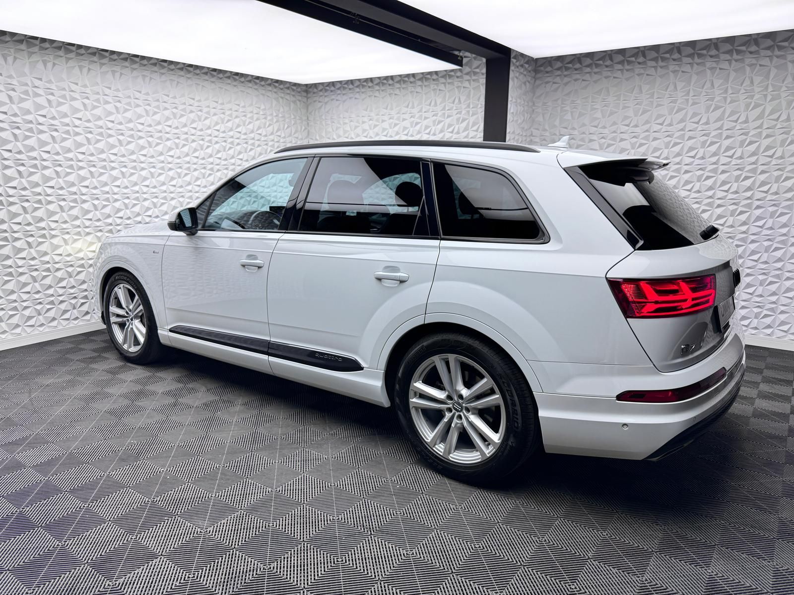 Fahrzeugabbildung Audi 3.0 TDI QUA/S-LINE/PANO/ALLRADLENK/STHZ/LUFT/AHK