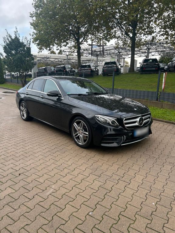 Image of Mercedes-Benz E 220