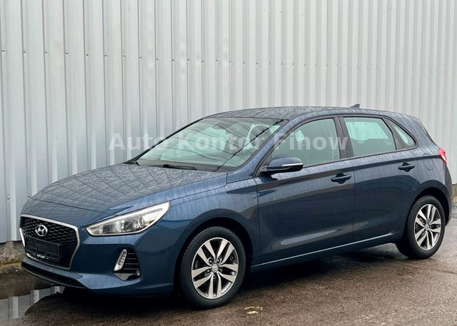 Hyundai i30 Passion 1,6 CRDi *Kamera*AppleCarPlay*