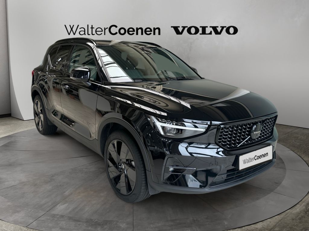 VOLVO XC40 B3 B DKG Plus Black Edition 360° Schiebedac VOLVO XC40 B3 B DKG Plus Black Edition 360° Schiebedac