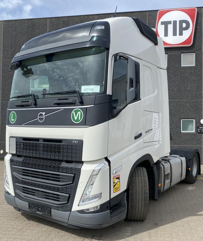 Volvo Vehicle Tractor 4x2 Standard