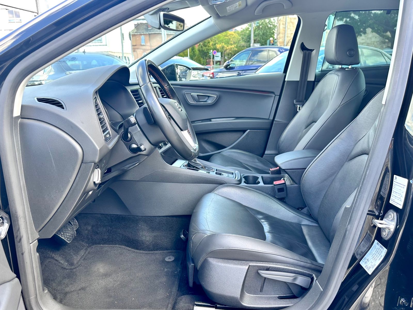 Fahrzeugabbildung SEAT LEON ST X-PERIENCE 4DRIVE*AUTOM+AHK*