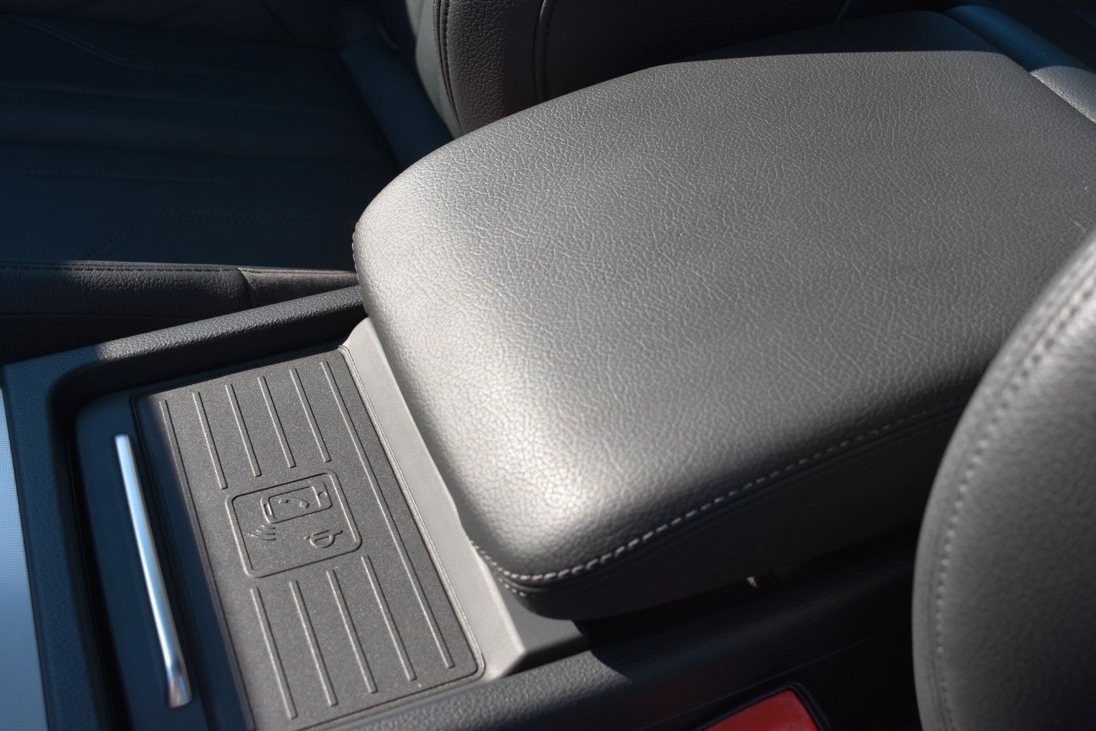 Fahrzeugabbildung Audi Q5 40 TDI quattro sport/Anhänger/LED/Tempomat