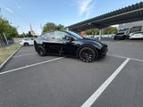 Tesla Model Y Performance AWD / 21" + Winter / wie neu - Tesla Model Y in Düsseldorf