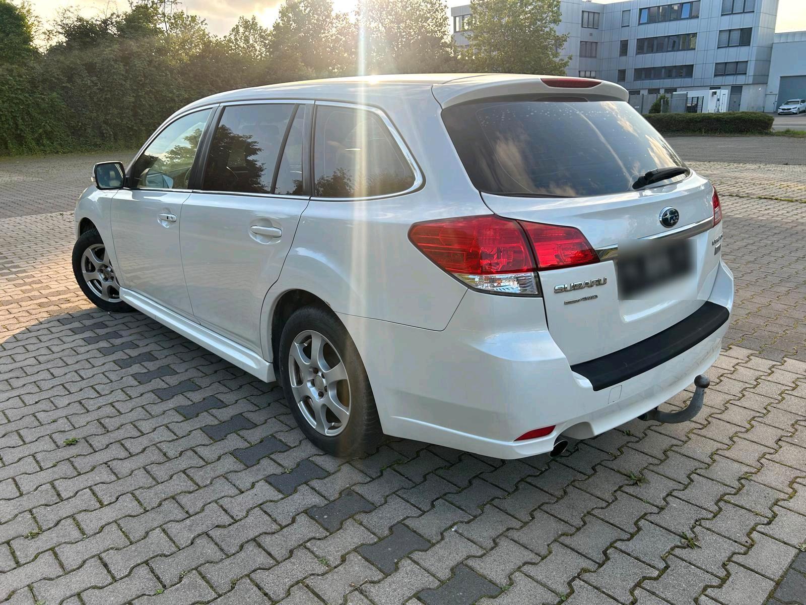 Subaru Legacy 2010 — photo 6