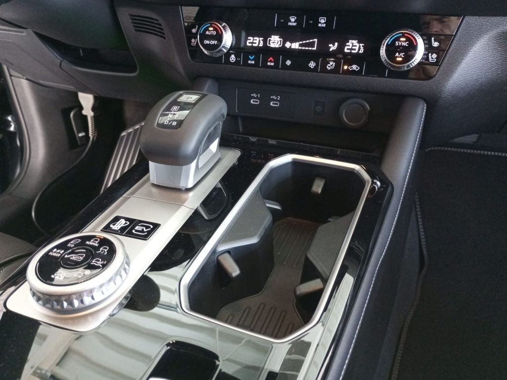 Fahrzeugabbildung Mitsubishi Outlander Diamant TOP ´´Black´´ PHEV Luxury-Pake