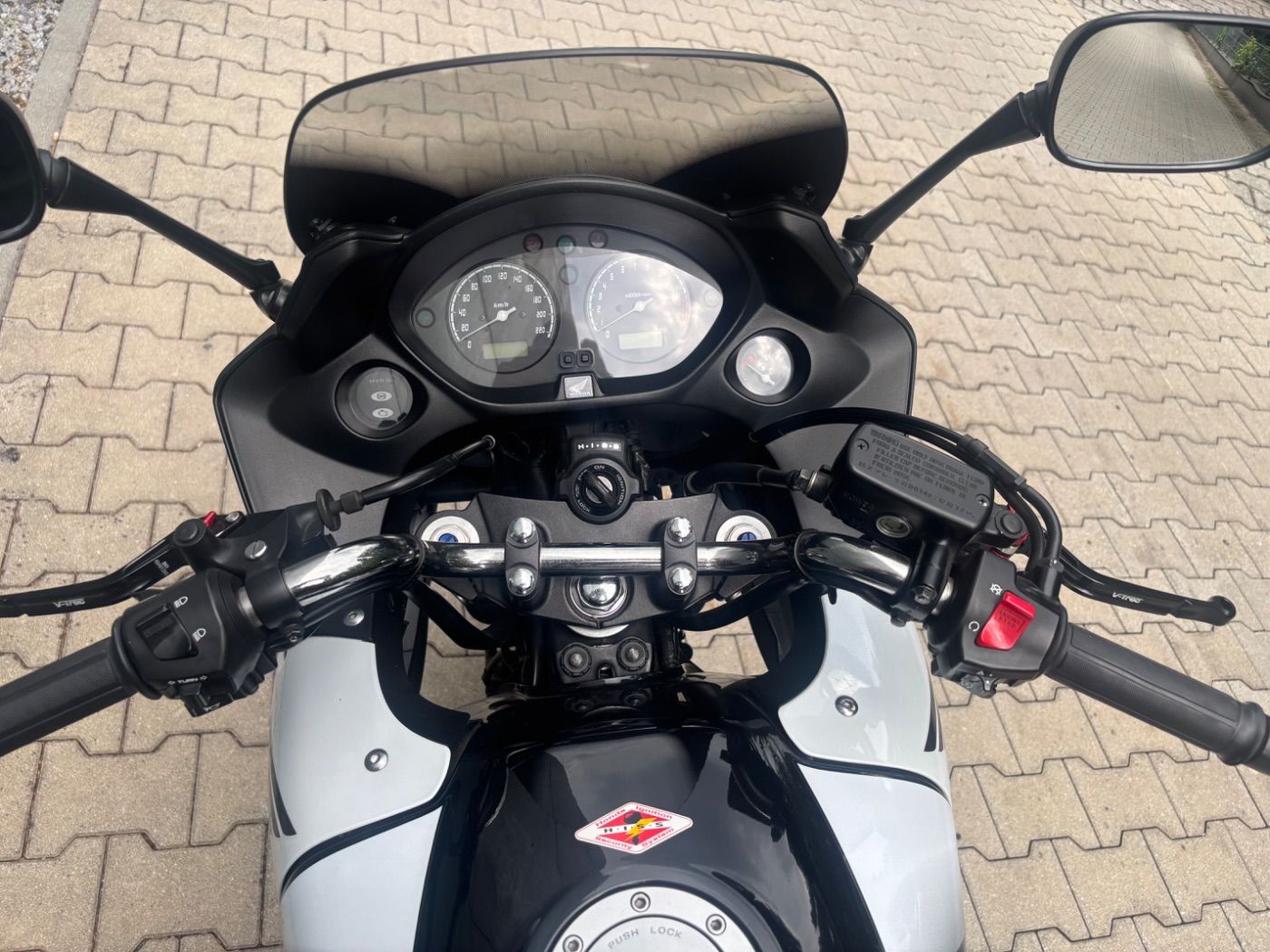 Fahrzeugabbildung Honda CBF 600 SA