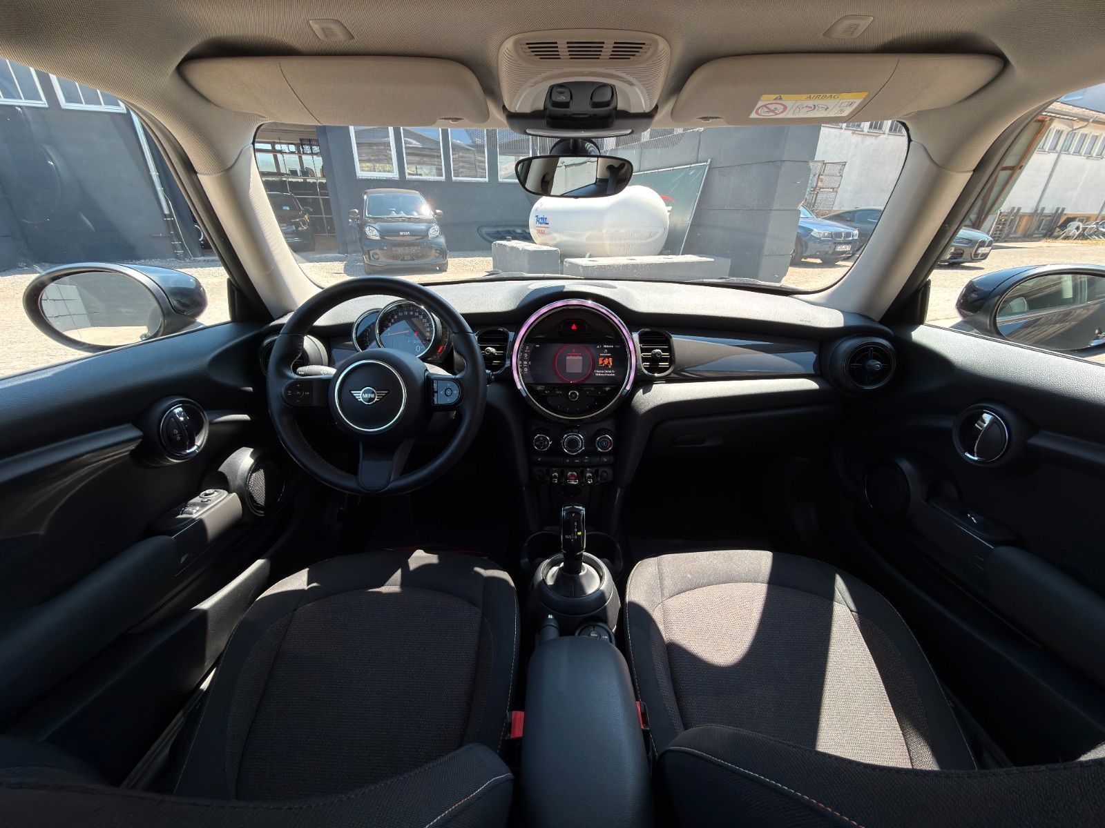 Fahrzeugabbildung MINI One Steptronic Blackyard TEMP LIMIT SHZ LED PDC