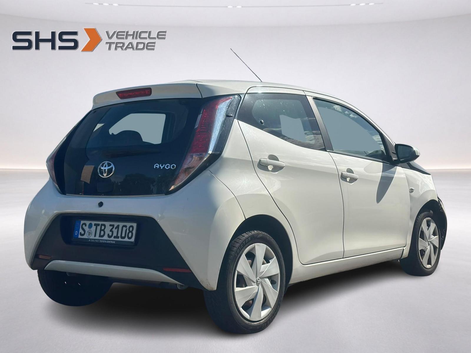 Toyota AYGO x-play 
