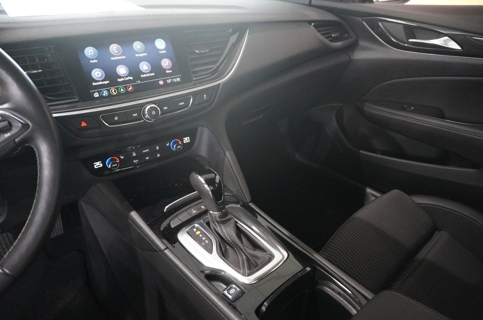 Fahrzeugabbildung Opel Insignia B ST 2.0D BUSINESS NAVI/LED/KAMERA/DAB+