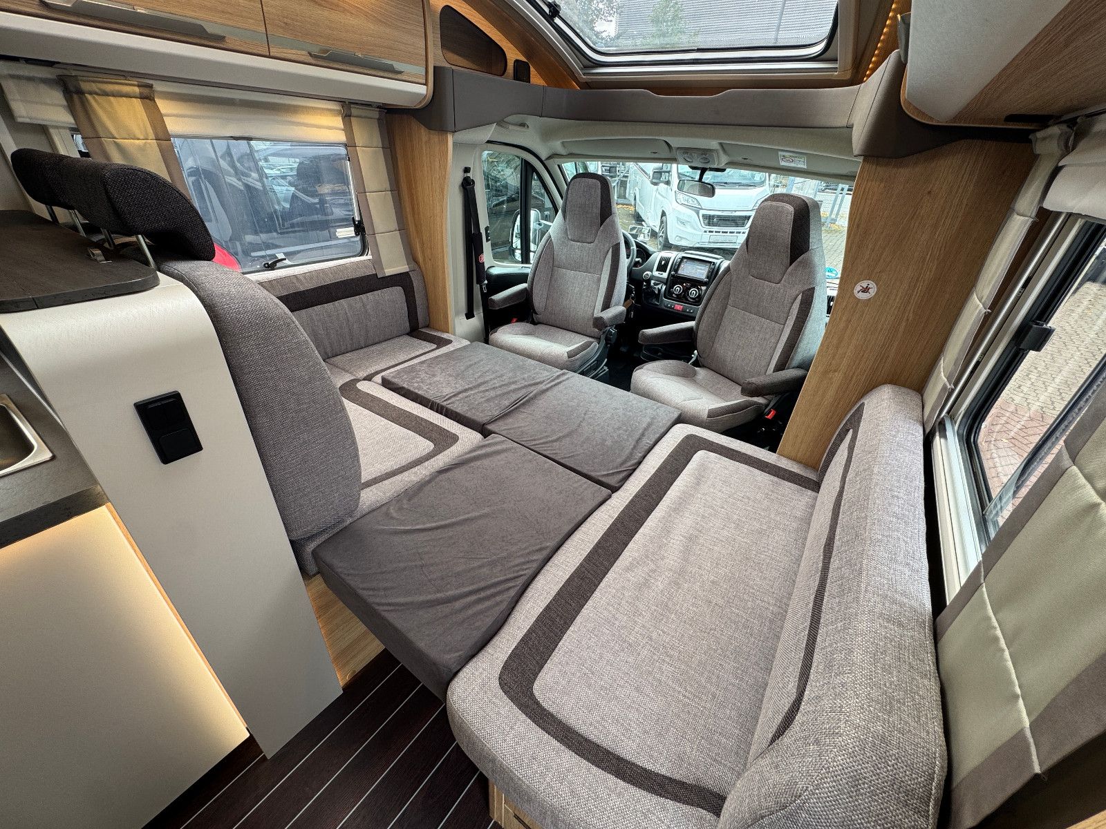 Fahrzeugabbildung Knaus SKI TI 650 MF PLATINUM SELECTION LUFTFEDERUNG 1H