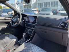 Fahrzeugabbildung Volkswagen T-Cross 1.5 TSI DSG R-Line MATRIX VIRTUAL NAVI A