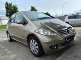 Mercedes-Benz A 170 ELEGANCE  - Mercedes-Benz A 170 mit Benzin-Antrieb: Leder