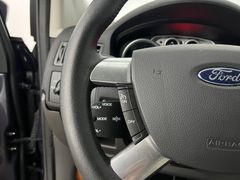 FORD Kuga Titanium / RENTNER/ NUR 53.tKM /AHK /AUTOM FORD Kuga Titanium / RENTNER/ NUR 53.tKM /AHK /AUTOM