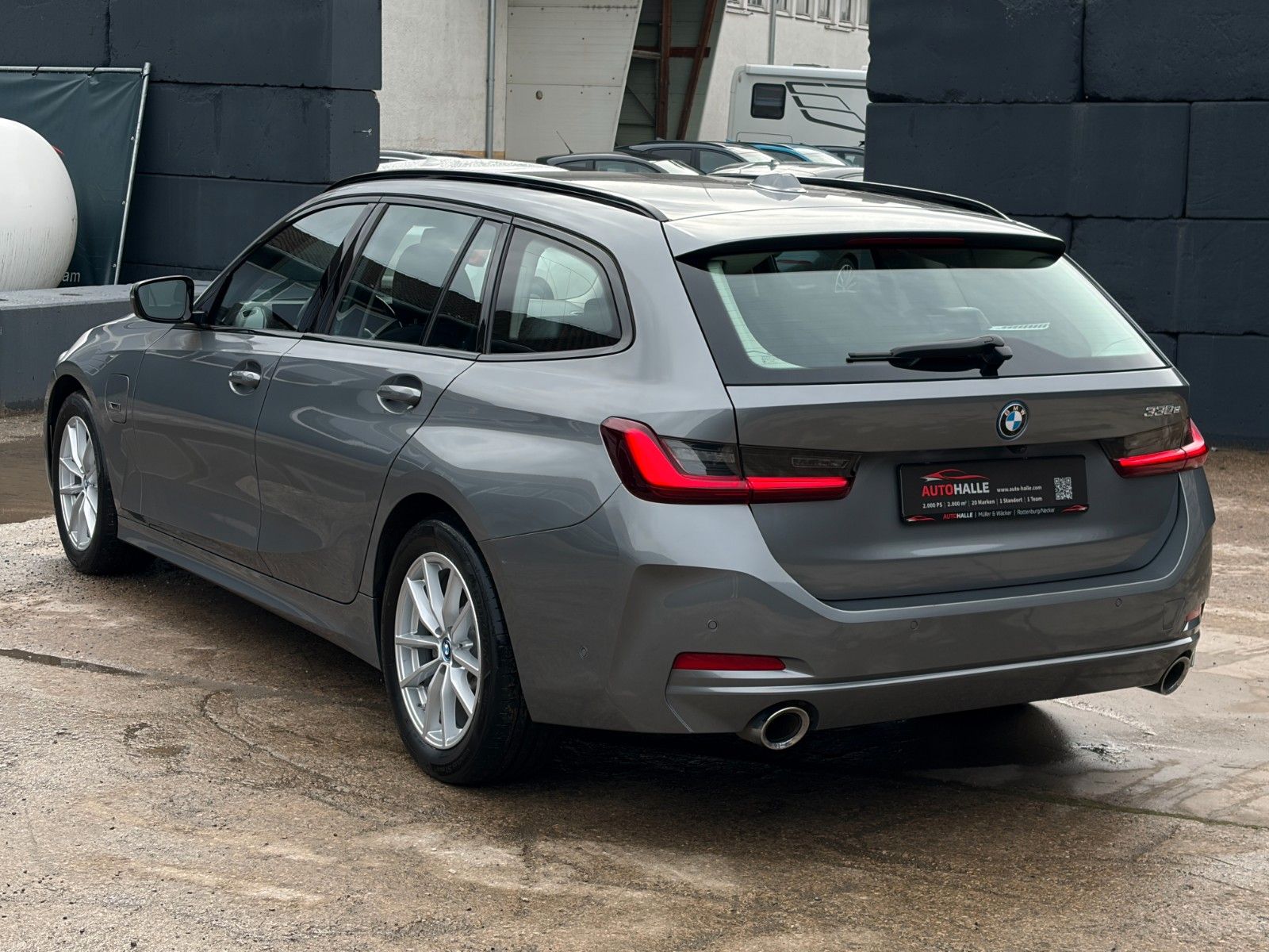 Fahrzeugabbildung BMW 330e Touring ACC HuD HiFi CAM 3Z-Klima CarPlay