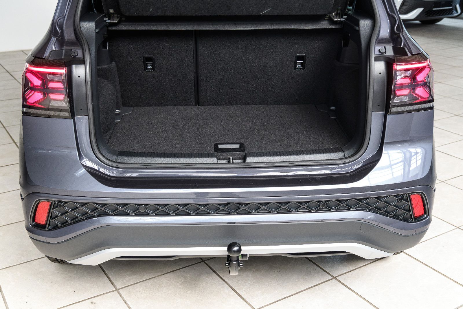 Fahrzeugabbildung Volkswagen T-Cross R-Line 1.5 TSI DSG IQ-LED+AHK+NAV+ACC