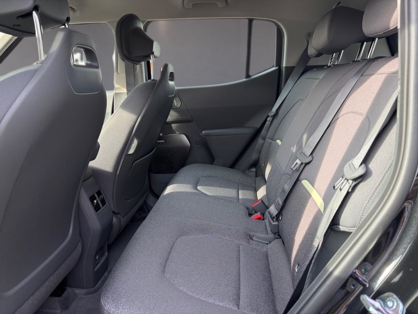 Fahrzeugabbildung Kia EV2 42.2 kWh 5S EARTH WIC 22AC TEC Navi Soundsy