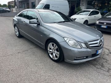 Mercedes E 220 - 2