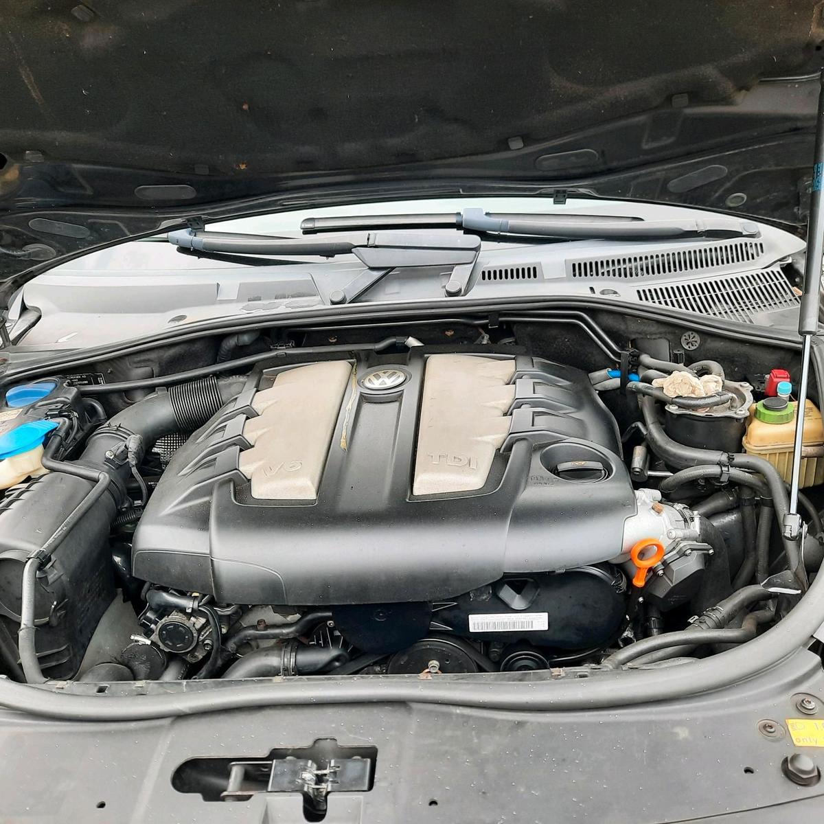 Volkswagen Touareg 2005 — photo 13