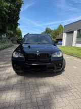 BMW X5 xDrive40d - M-Paket XDrive - BMW X5 aus 2011 mit Diesel-Antrieb
