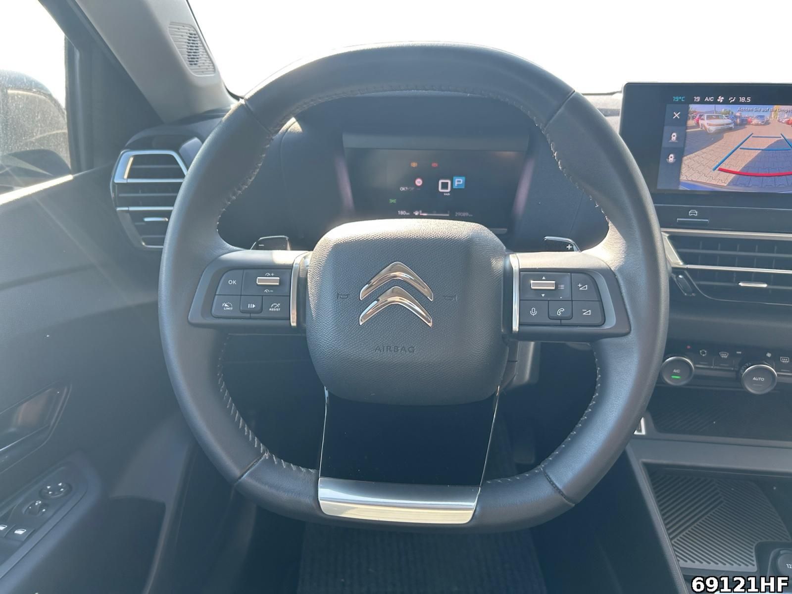 Fahrzeugabbildung Citroën C4 1.2 PureTech 130 Plus *SHZ*NAVI*KAMERA*