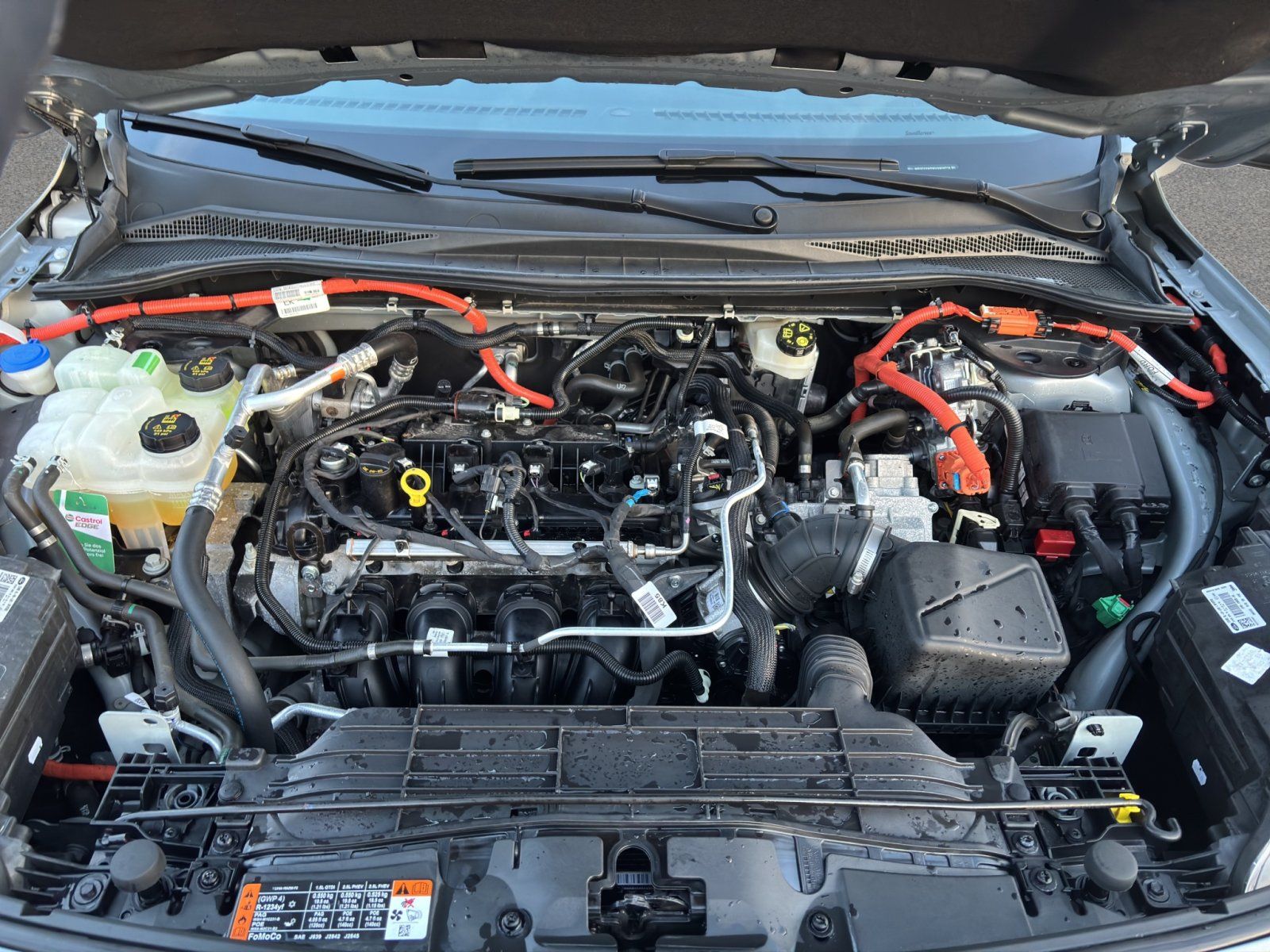 Fahrzeugabbildung Ford Kuga Plug-In Hybrid Cool & Connect #Winterpaket