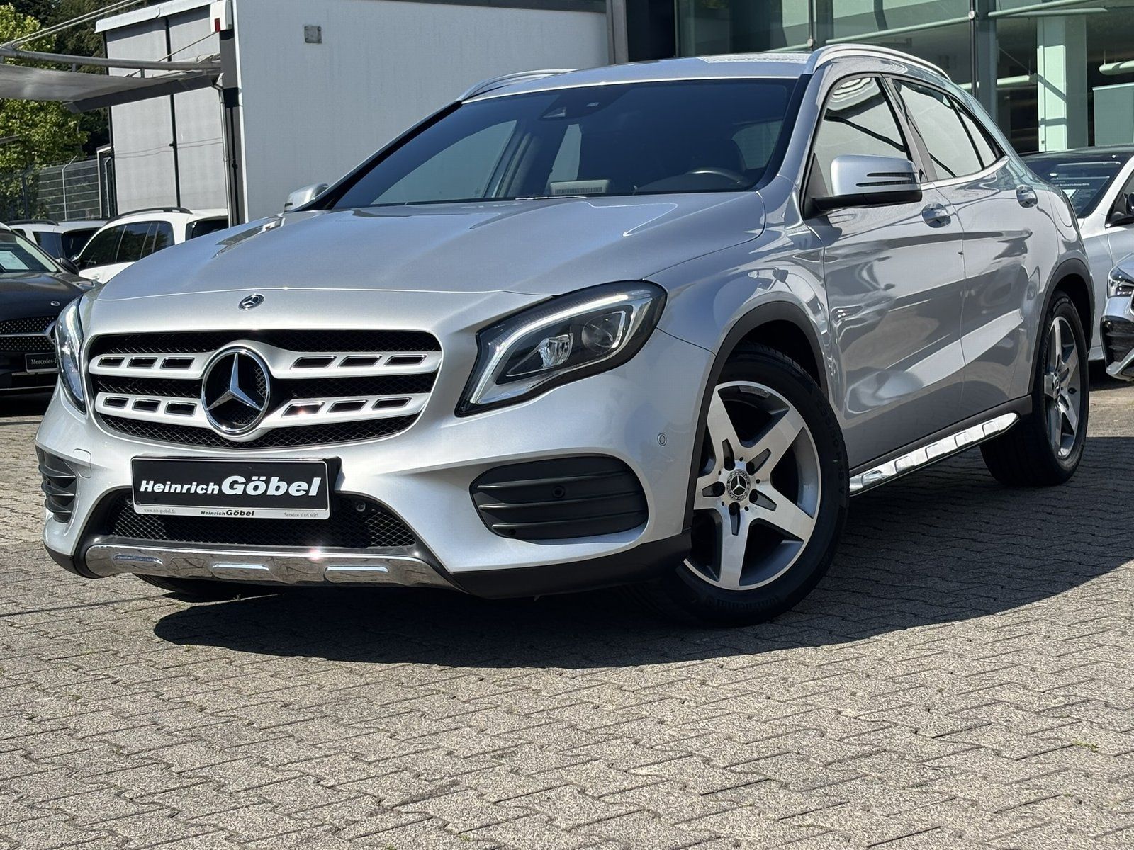 Fahrzeugabbildung Mercedes-Benz GLA 200 AMG*LED*DIGITALES-RADIO*NAVI*CD-PLAYER*