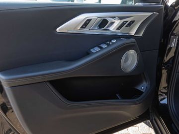 BMW XM - 11