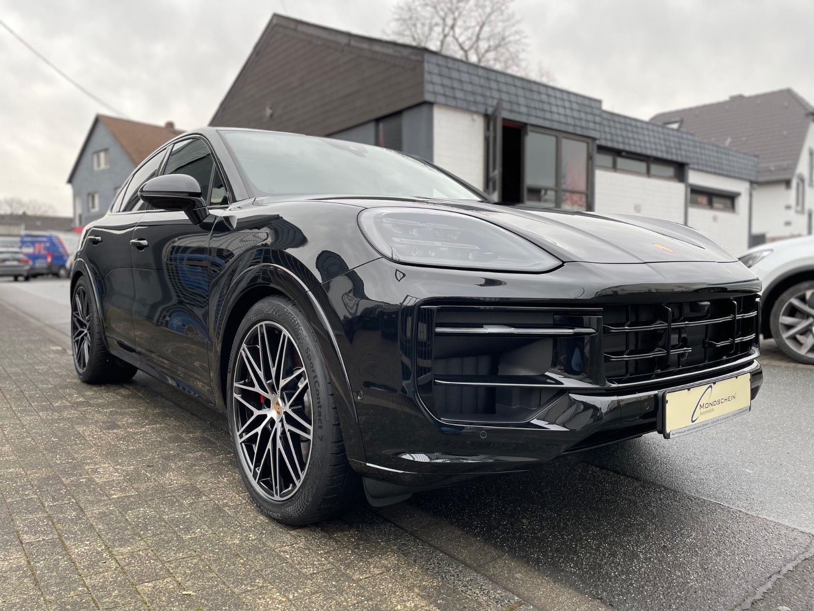 Fahrzeugabbildung Porsche Cayenne GTS Coupé |HUD|Matrix|ACC|AHK|Carbon|22"