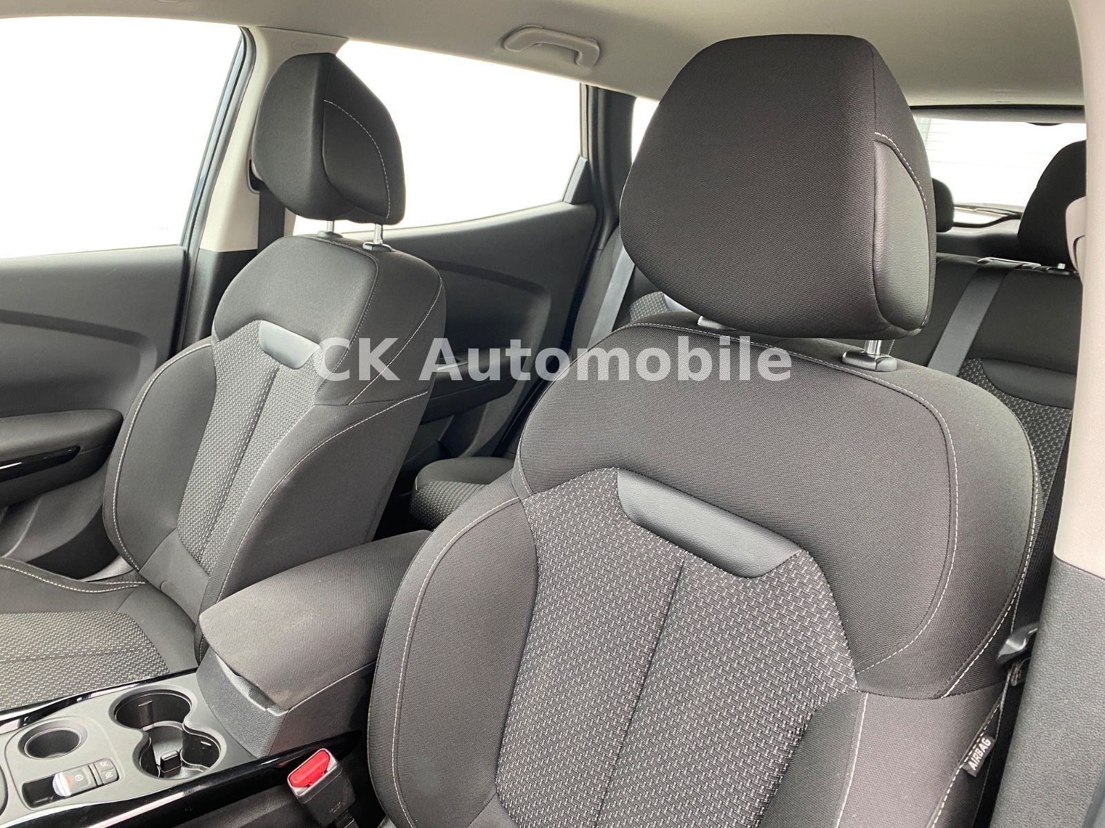 Fahrzeugabbildung Renault Kadjar Life 1.2 TCe/Klima/Tempomat/PDC/AHK
