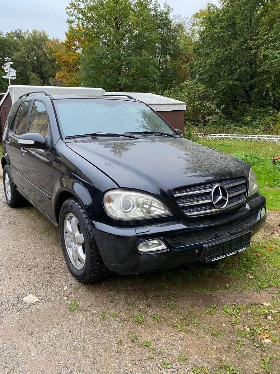 Mercedes-Benz ML 400