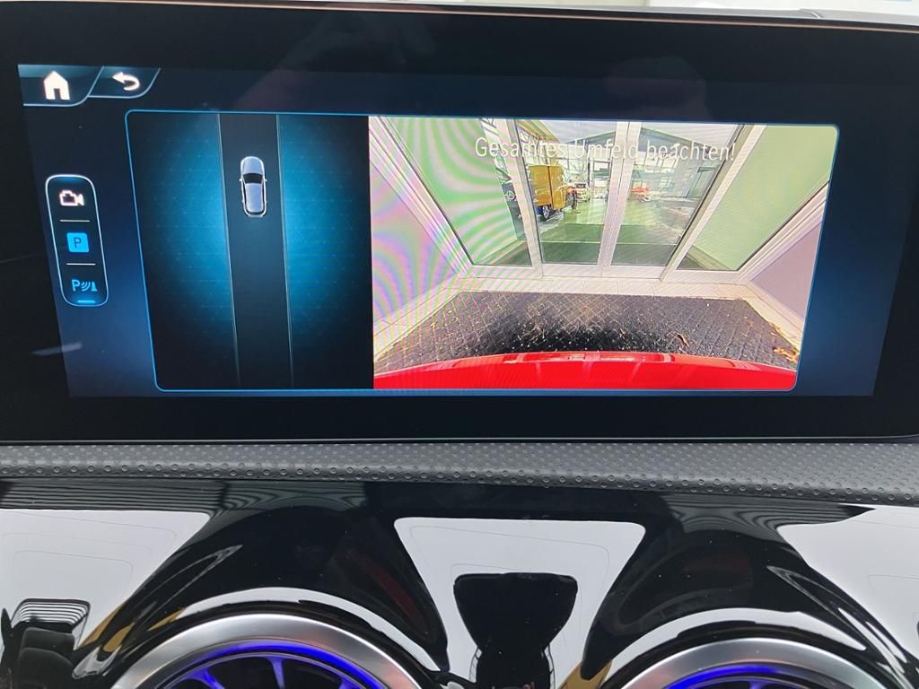 Fahrzeugabbildung Mercedes-Benz A 180 AMG*NIGHT*DISTR*KAM*NAVI*MULTIB*19Zoll