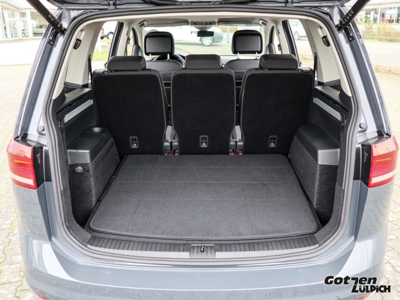 Fahrzeugabbildung Volkswagen Touran Move Navi PDC 7-Sitze AHK Family-Paket