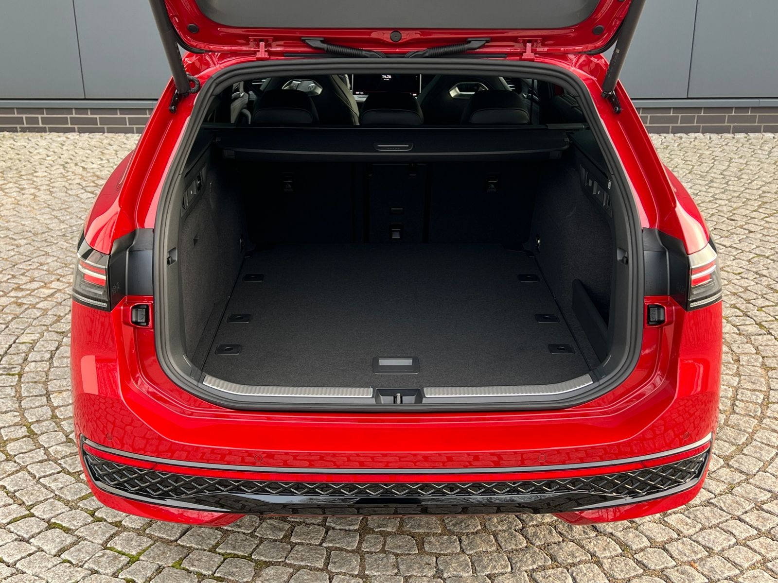 Fahrzeugabbildung Volkswagen Passat Variant R-Line 2.0 TDI DSG 4MOTION *AHK,