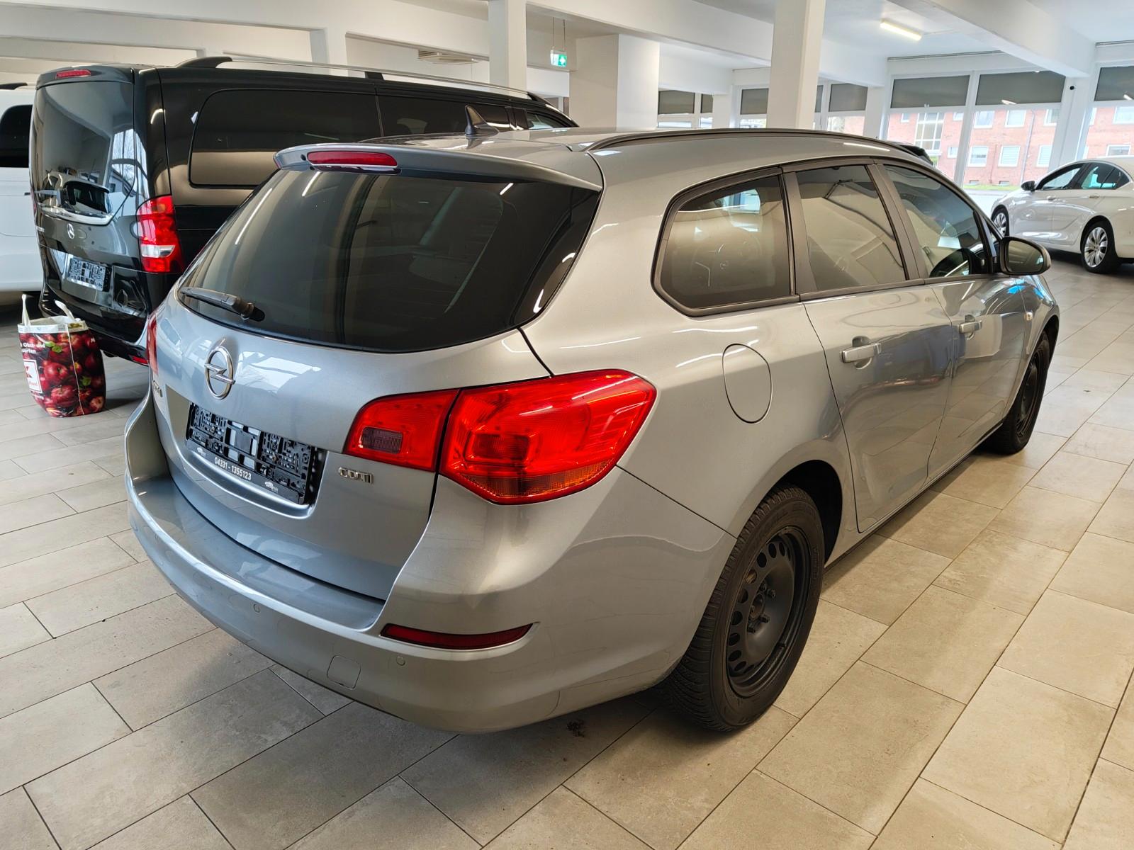 Opel Astra 2011 — engine 1.686 cm³, 110 HP (81kW)