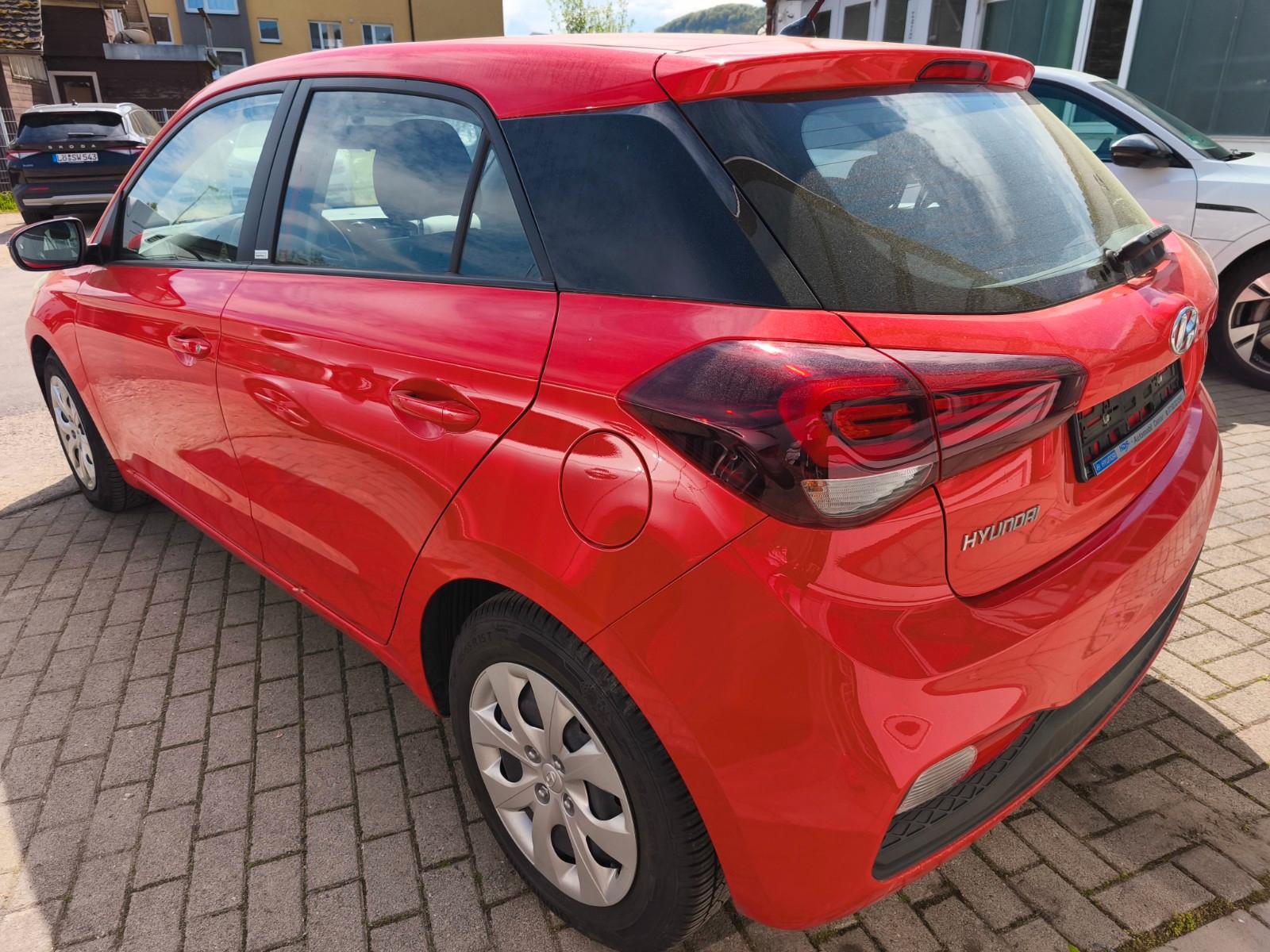 Hyundai i20 Select, 5 Türer, erst 62.500 km
