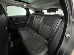 JAGUAR F-PACE R-Sport 4x4 PANO/ MERIVAN /1.HD / 81.tKM JAGUAR F-PACE R-Sport 4x4 PANO/ MERIVAN /1.HD / 81.tKM