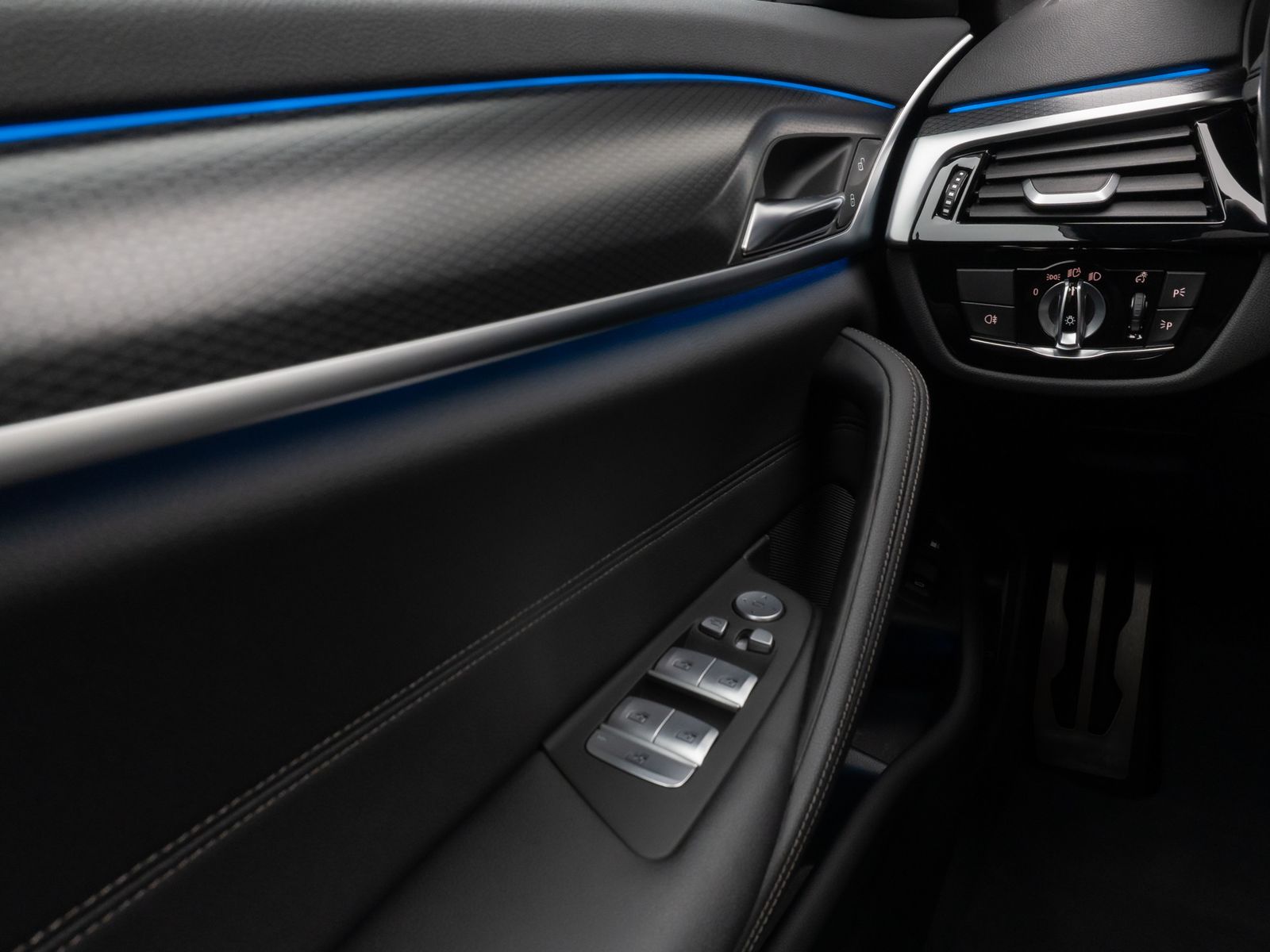 Fahrzeugabbildung BMW 530e xD M Sport Kamera Laser HUD DAB H/K Komfort