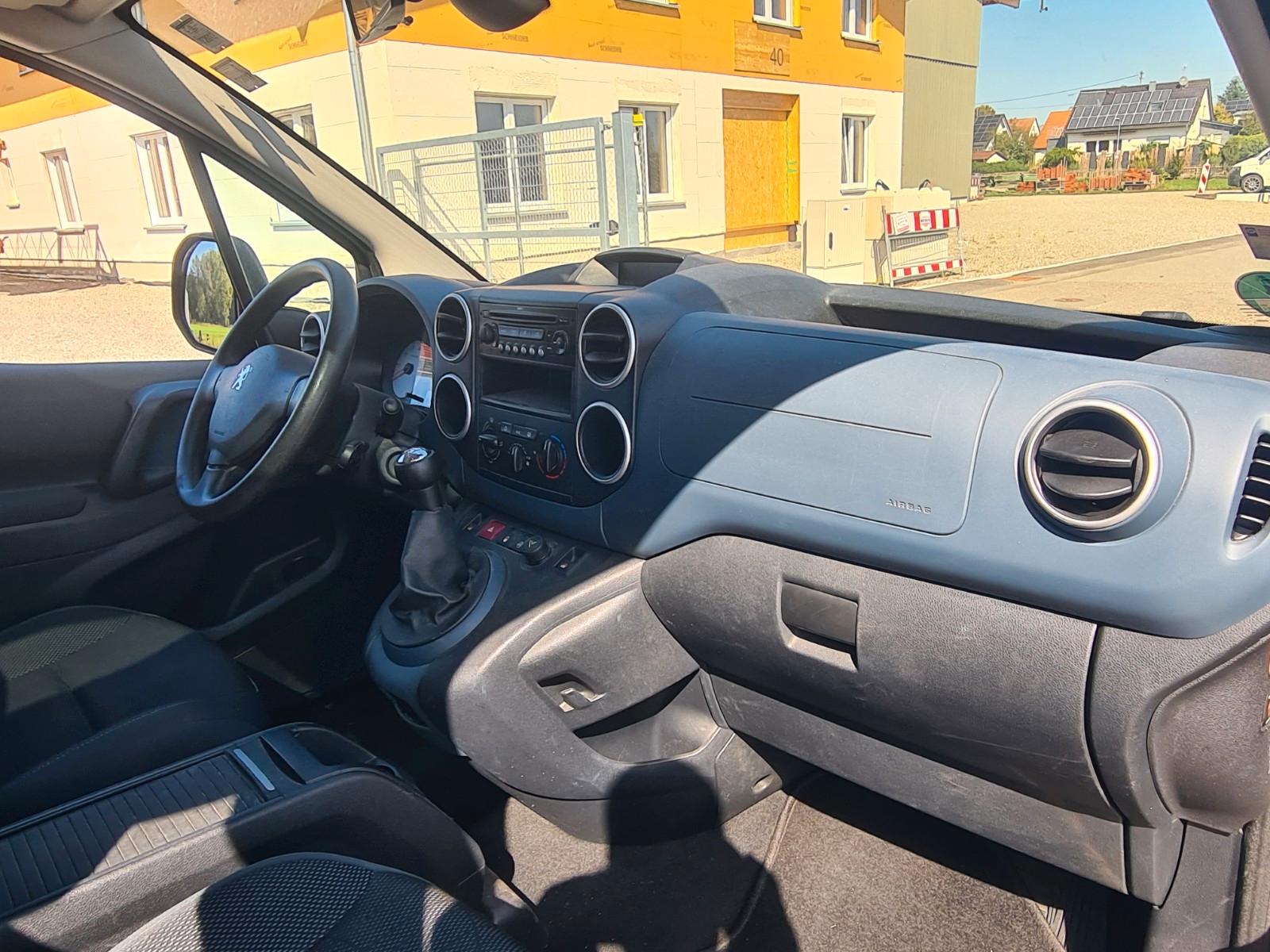 Peugeot Partner Tepee Family Klima 8fach Pano ZR neu