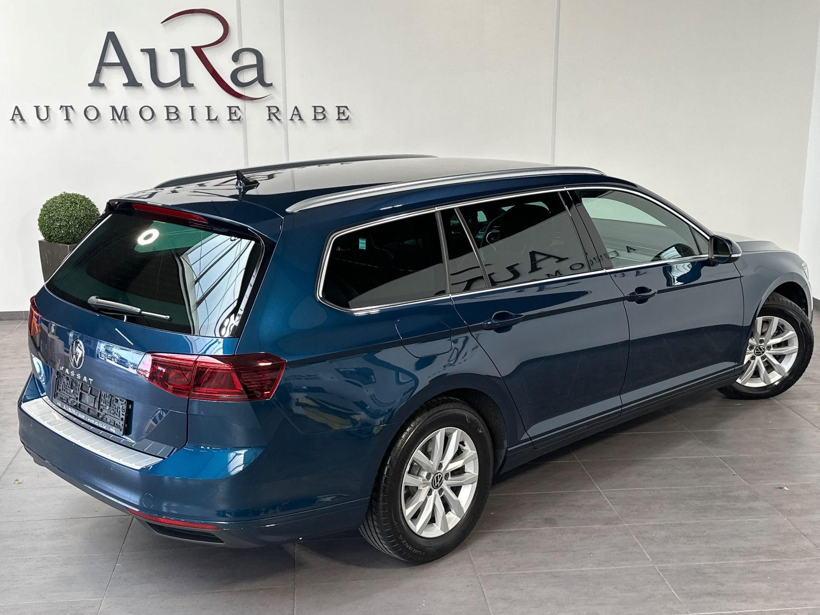 Fahrzeugabbildung Volkswagen Passat Variant 2.0 TDI DSG NAV+IQ-LIGHT+ACC