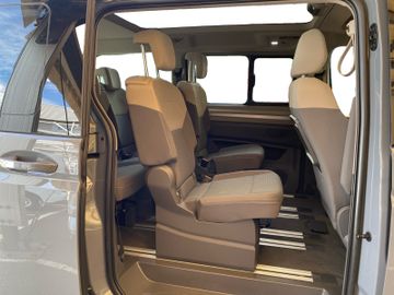 Volkswagen T7 Multivan - 11