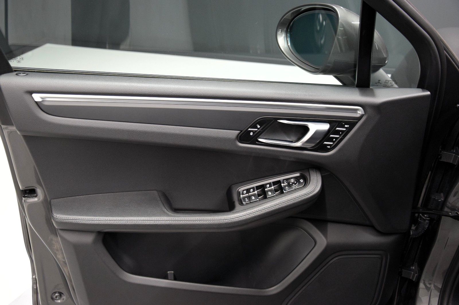 Fahrzeugabbildung Porsche Macan PDLS Leder Pano Memory PASM Kamera CarPlay