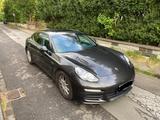 Porsche Panamera - - - Porsche Panamera in Duisburg