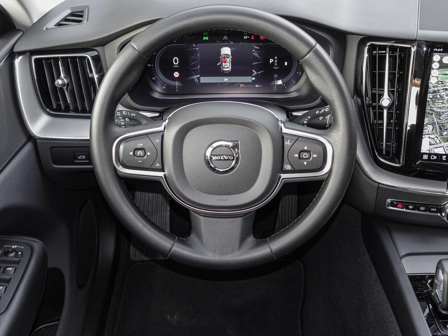 Volvo XC60 Core 2WD B4 Benzin EU6d Digitales Cockpit M