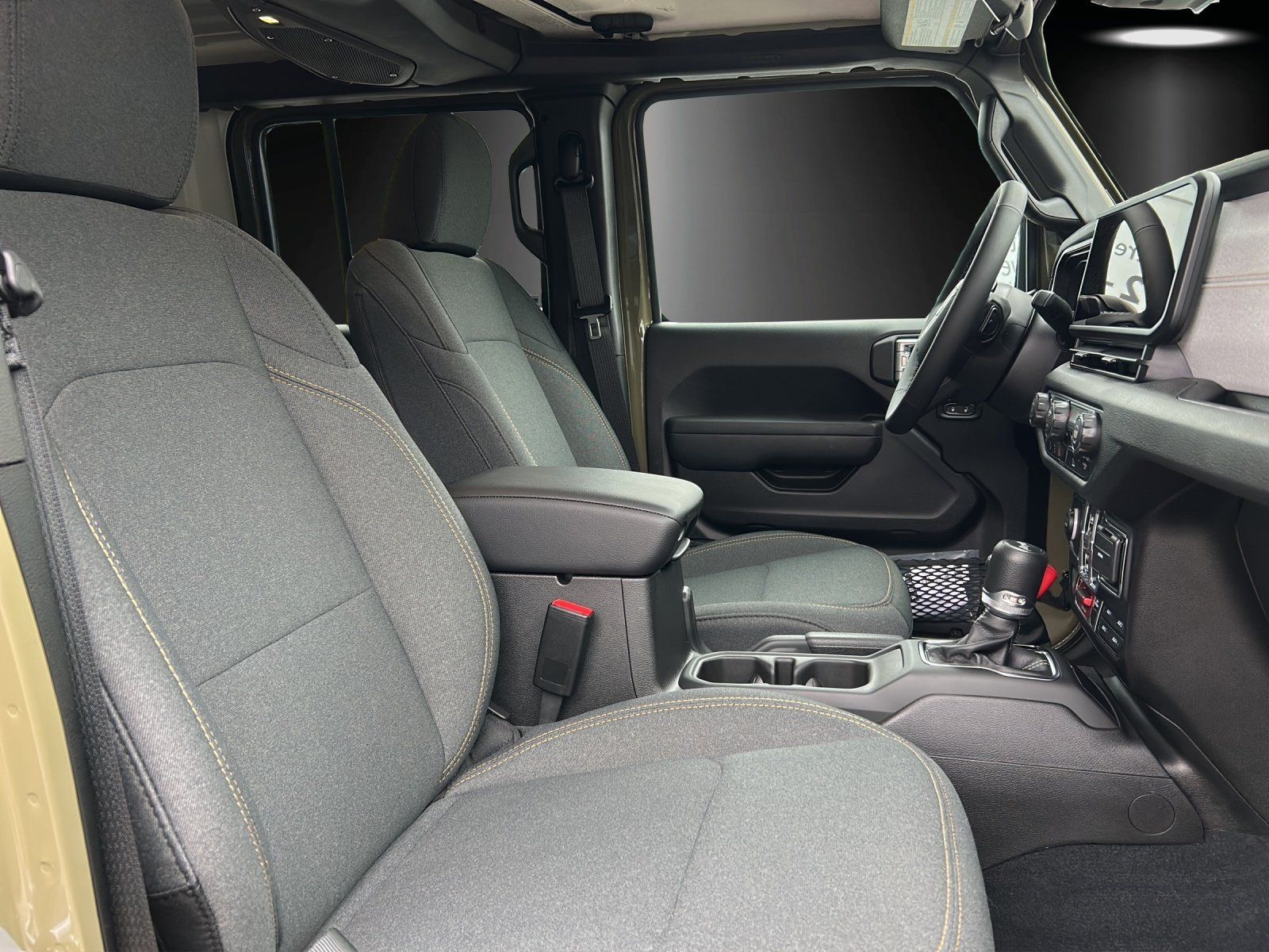 Fahrzeugabbildung Jeep Wrangler 3.6 Willys 4 Door 4x4 V6 SHZ/NAVI/AHK/L