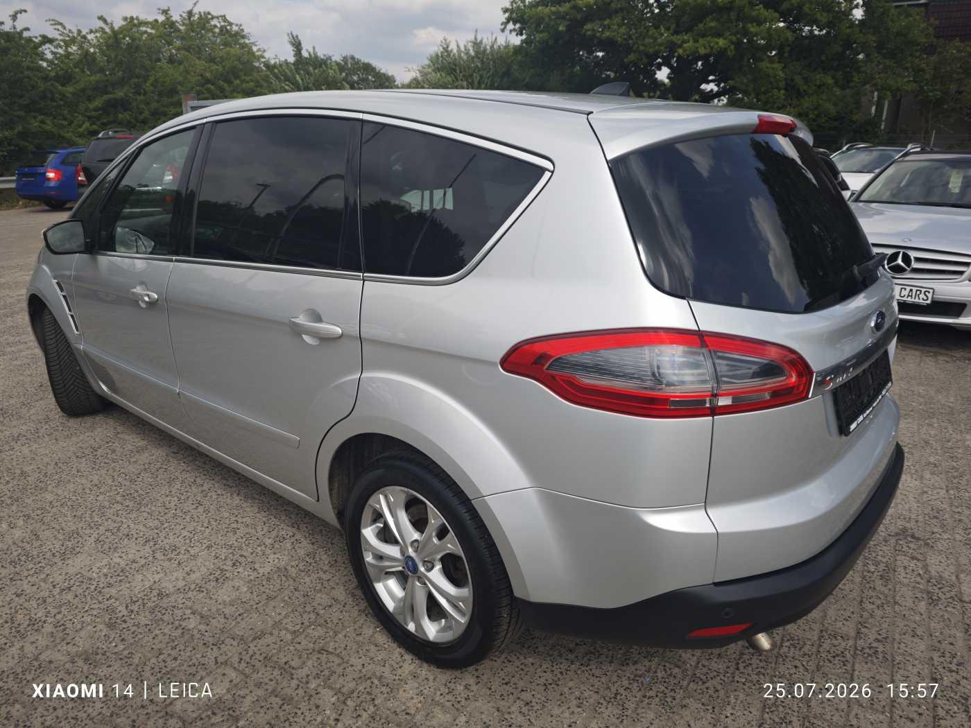 Ford S-MAX 2010 — rear view