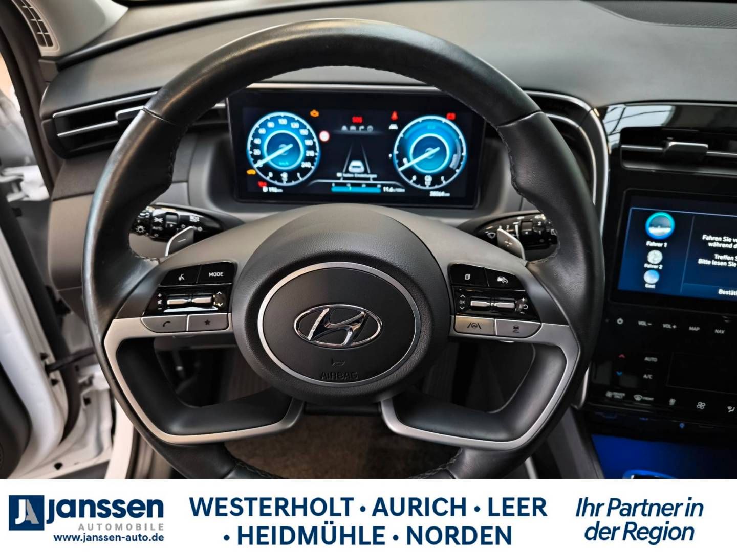 Fahrzeugabbildung Hyundai TUCSON Hybrid TREND/Automatik/Navi/PDC/Rückfahrk