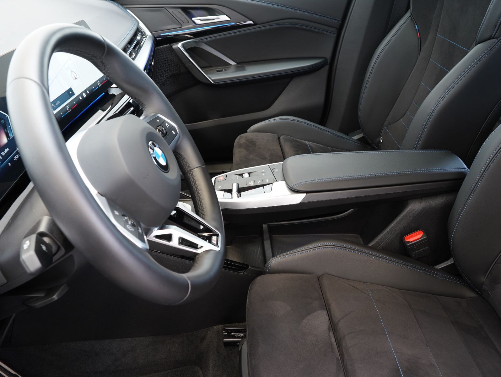Fahrzeugabbildung BMW X1 18 d sDrive M Sport SHADOW