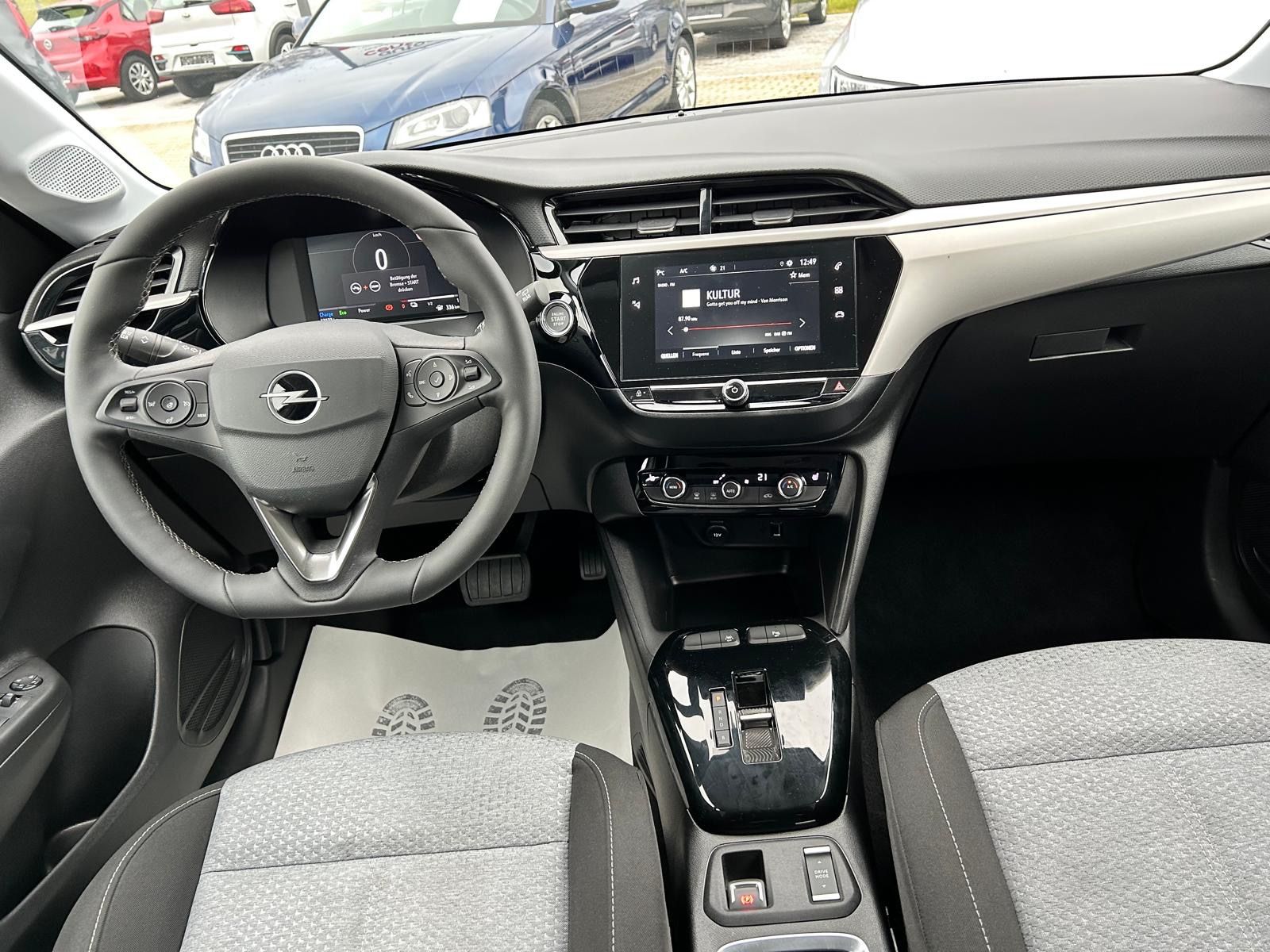 Fahrzeugabbildung Opel Corsa e°50 kWh°Facelift°SOH99%°11KW°CCS°Wärmep.